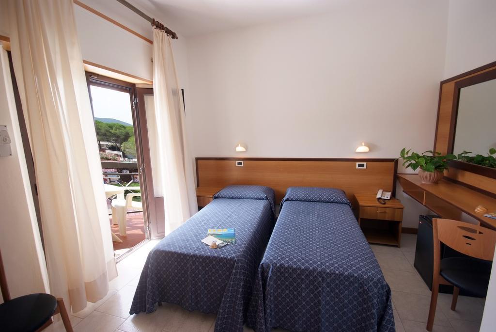 Hotel Lilly Marina di Campo Esterno foto