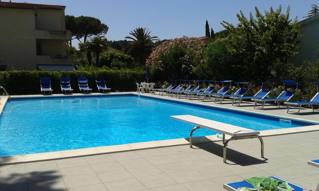 Hotel Lilly Marina di Campo Esterno foto