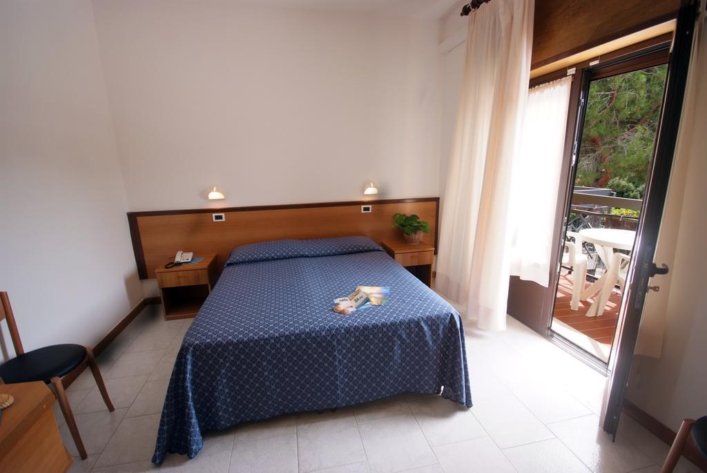 Hotel Lilly Marina di Campo Esterno foto