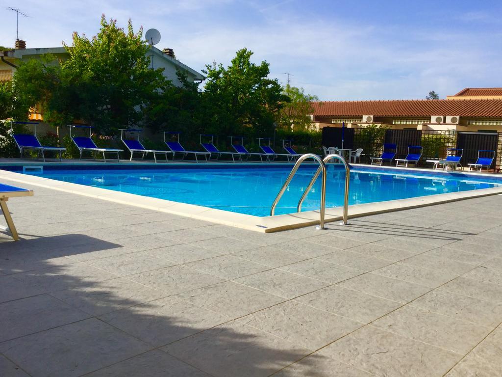 Hotel Lilly Marina di Campo Esterno foto